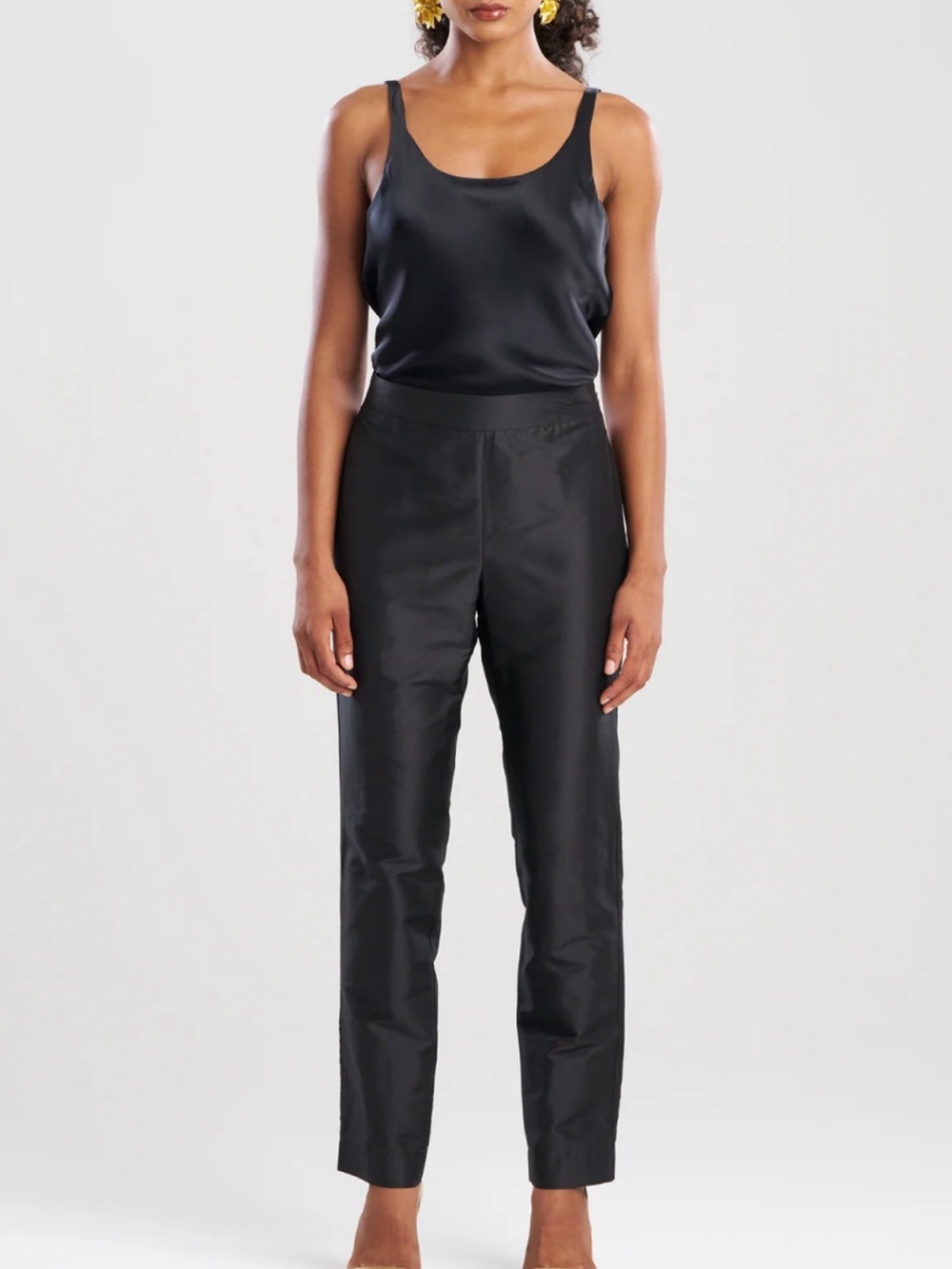 Vintage 100% silk tapered Leg Pants in Black